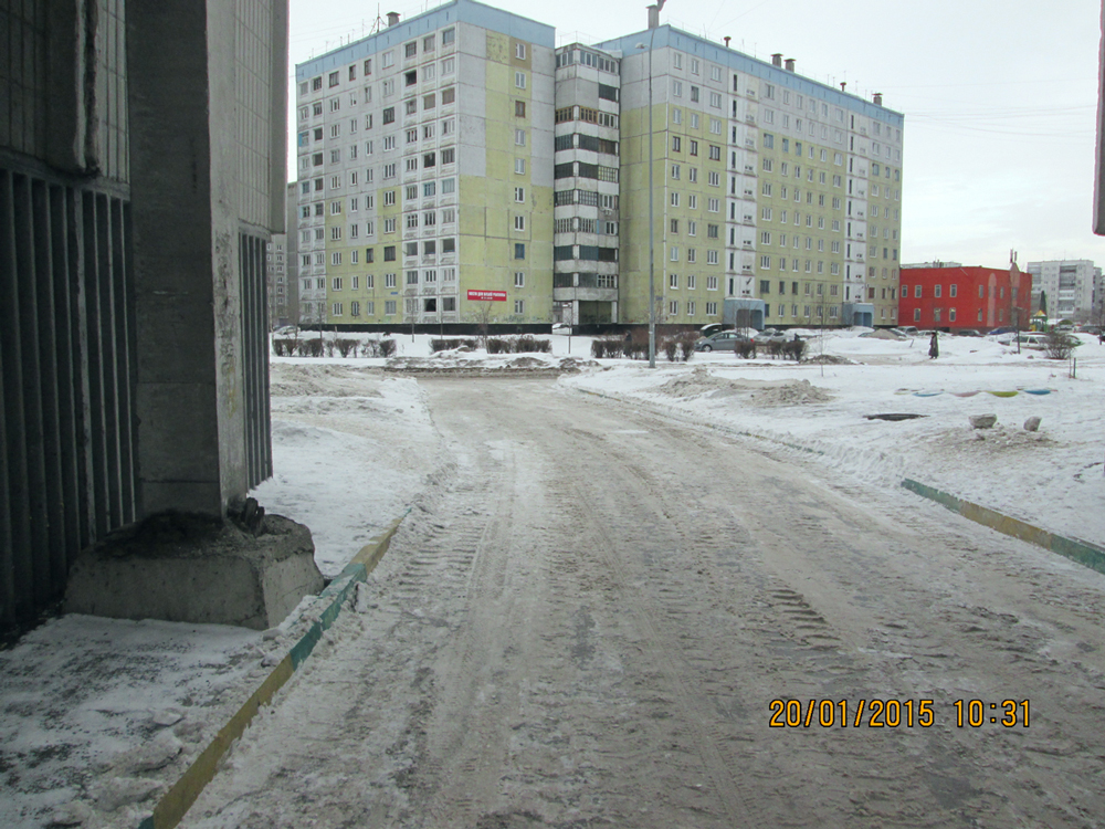 Очистка снега на заезде во двор ж/д Новобайдаевская, 6